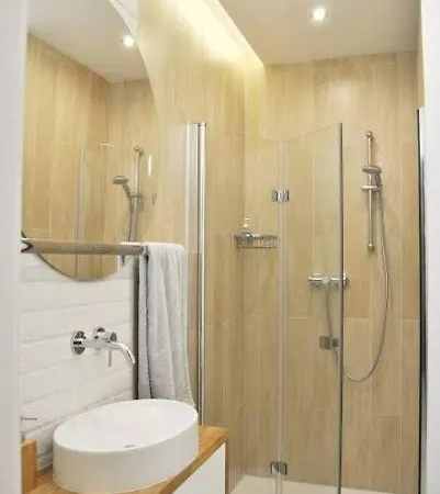 Sandland - - * Ustronie Morskie