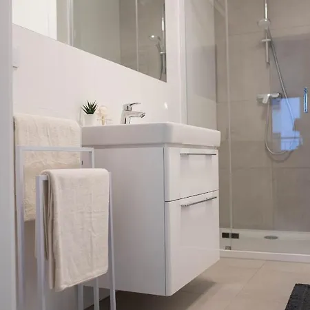 Sandland - - * Ustronie Morskie