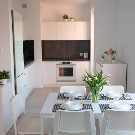 Lägenhet Sandland - - *