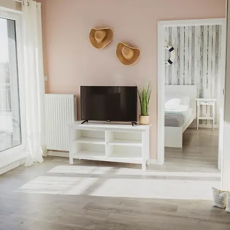 Sandland - - Ustronie Morskie