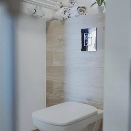 Sandland - - * Ustronie Morskie