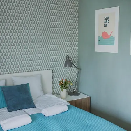 Sandland - - * Ustronie Morskie